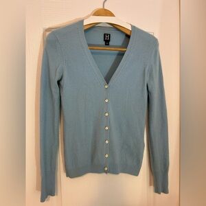 Tommy Hilfiger Light Blue V-Neck Cardigan, size M/ runs  small. 100% cashmere